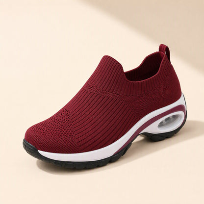 Women's low-top mesh running shoes with a fabric upper, round toe, and front tie - view 3