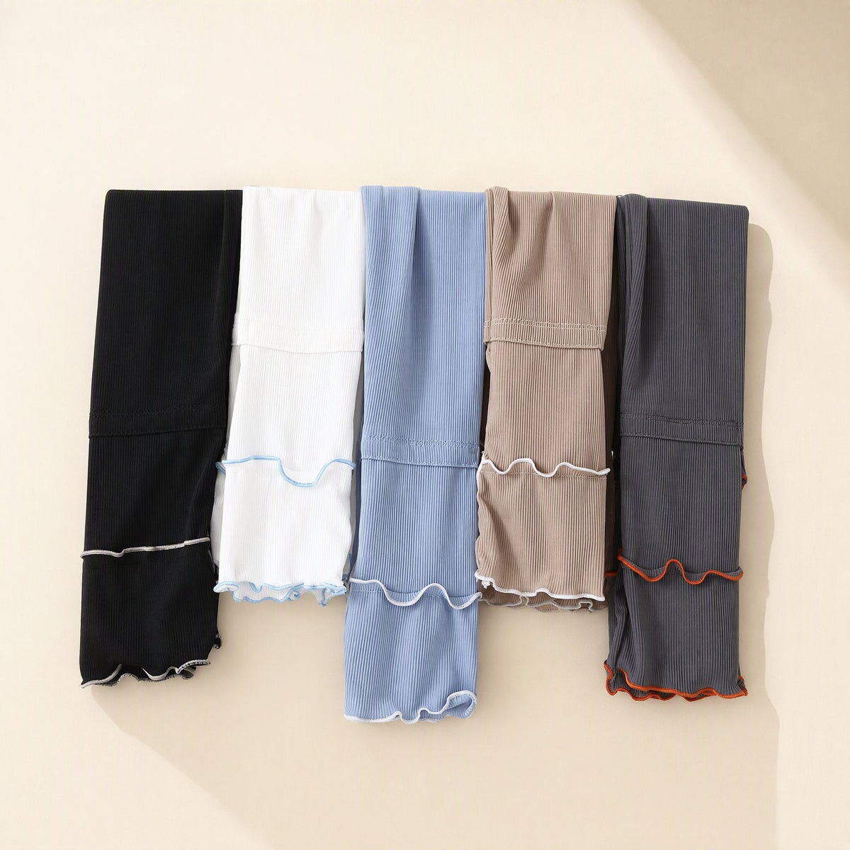 Ice silk sun protection sleeves with polyester and spandex fabric composition