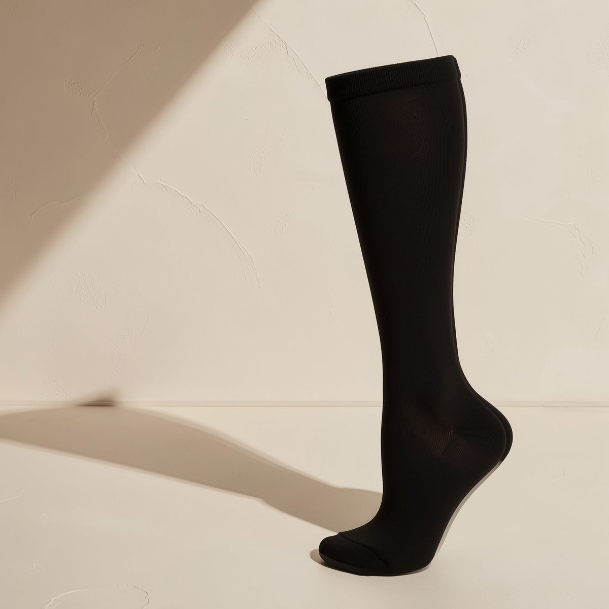Solid-color cotton sports compression calf socks - view 4