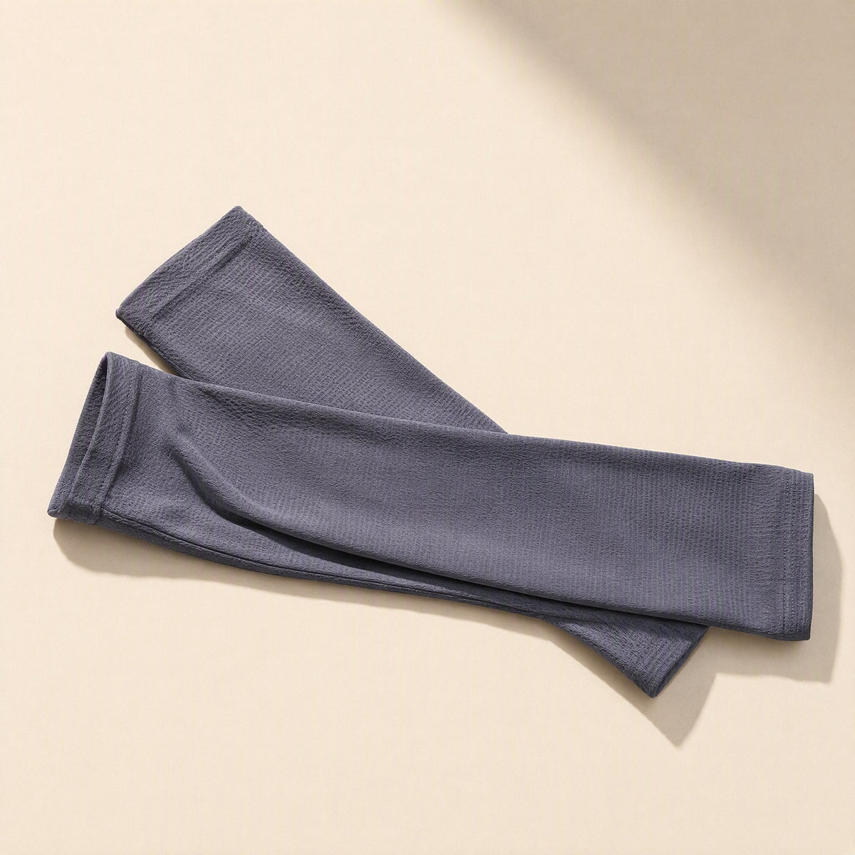 Straight-cut ice silk arm sleeves with a loose-fitting style - view 4