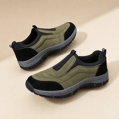 Fleetmesh low-top running shoes with a PU-and-mesh upper and color-matched pattern - view 3