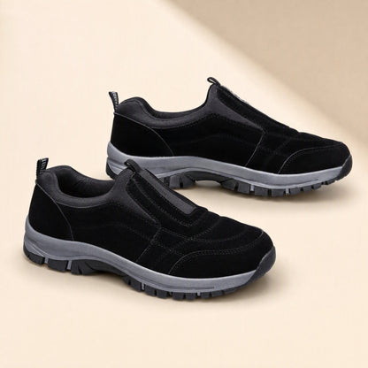 Fleetmesh low-top running shoes with a PU-and-mesh upper and color-matched pattern - view 5