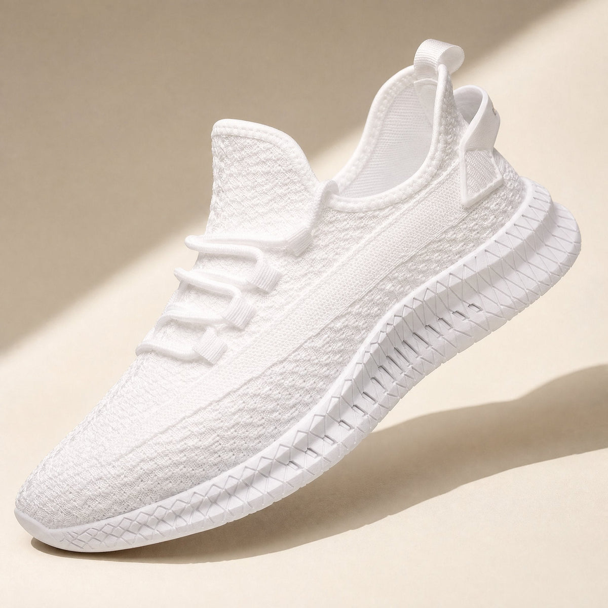 Men's mesh running shoes with round toe and front-tie closure - view 2