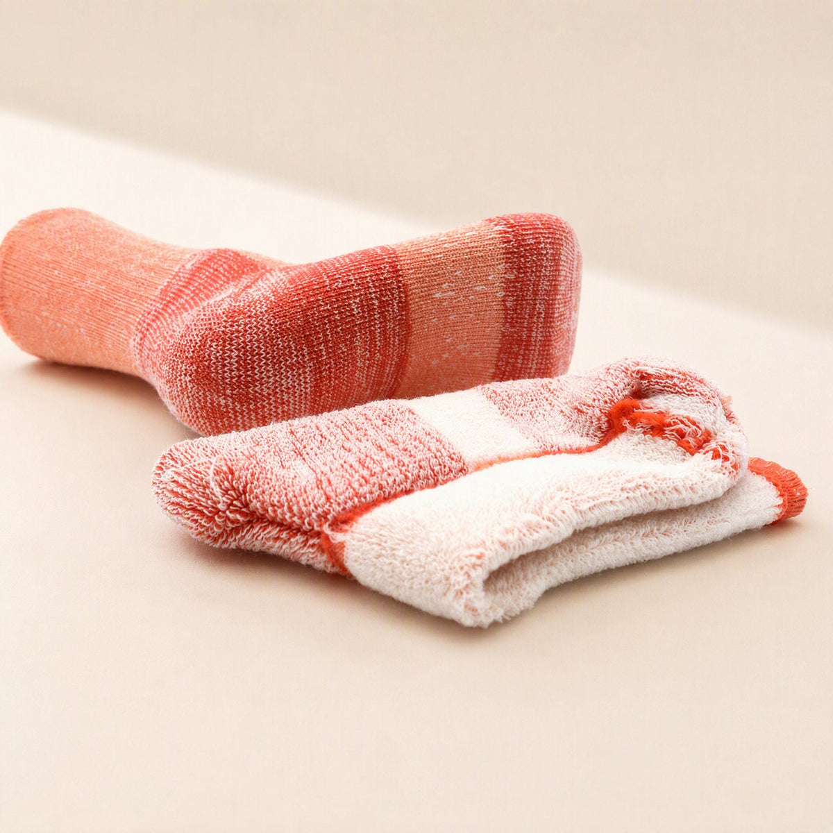 Merino wool sports socks with a medium-tube shaft and solid-color pattern - view 4