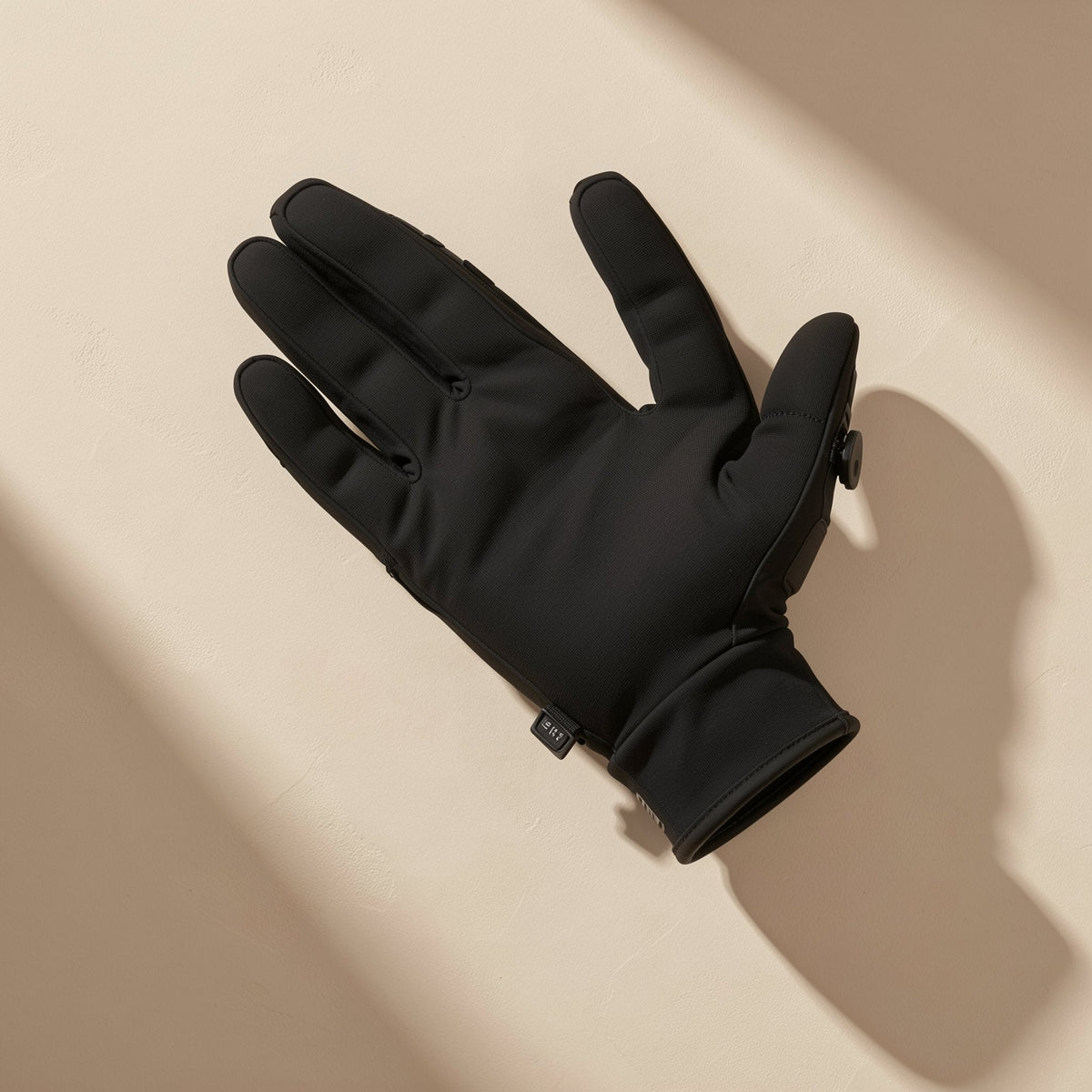 Men’s Rainride cycling gloves with touch-screen, waterproof, and windproof functions - view 4