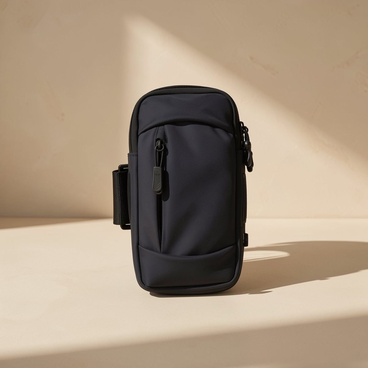 Solid-color PU phone arm bag with polyester-cotton lining - view 2