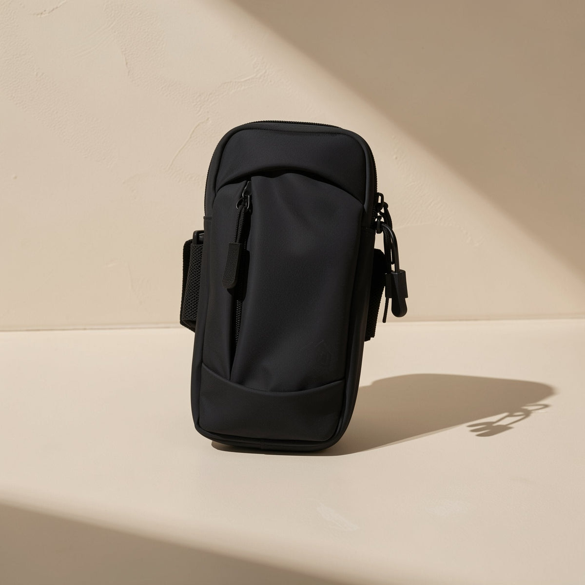 Solid-color PU phone arm bag with polyester-cotton lining - view 3
