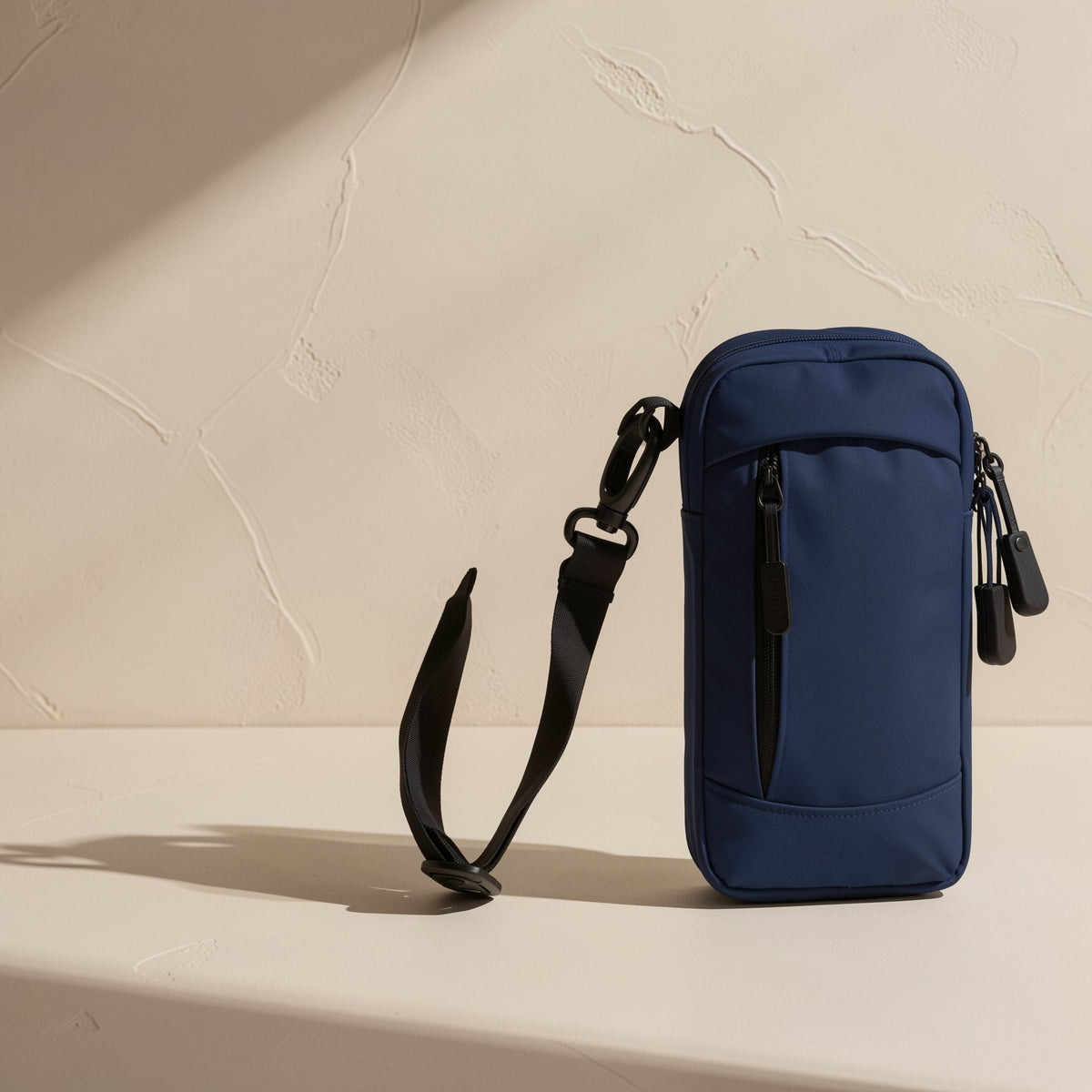 Solid-color PU phone arm bag with polyester-cotton lining - view 4