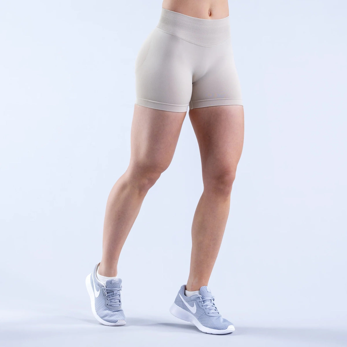 Amazon High-Waisted Butt-Lifting Yoga Shorts Seamless Peach Butt Fitness Pants Sports Outerwear No Awkward Lines Yoga Pants - image 4