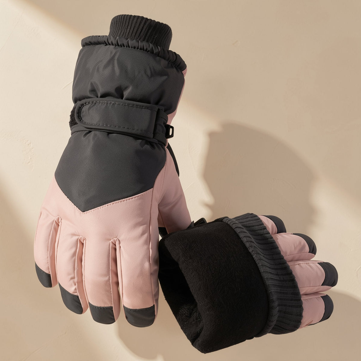 Polyester finger-style ski gloves described with touch-screen functionality - view 3