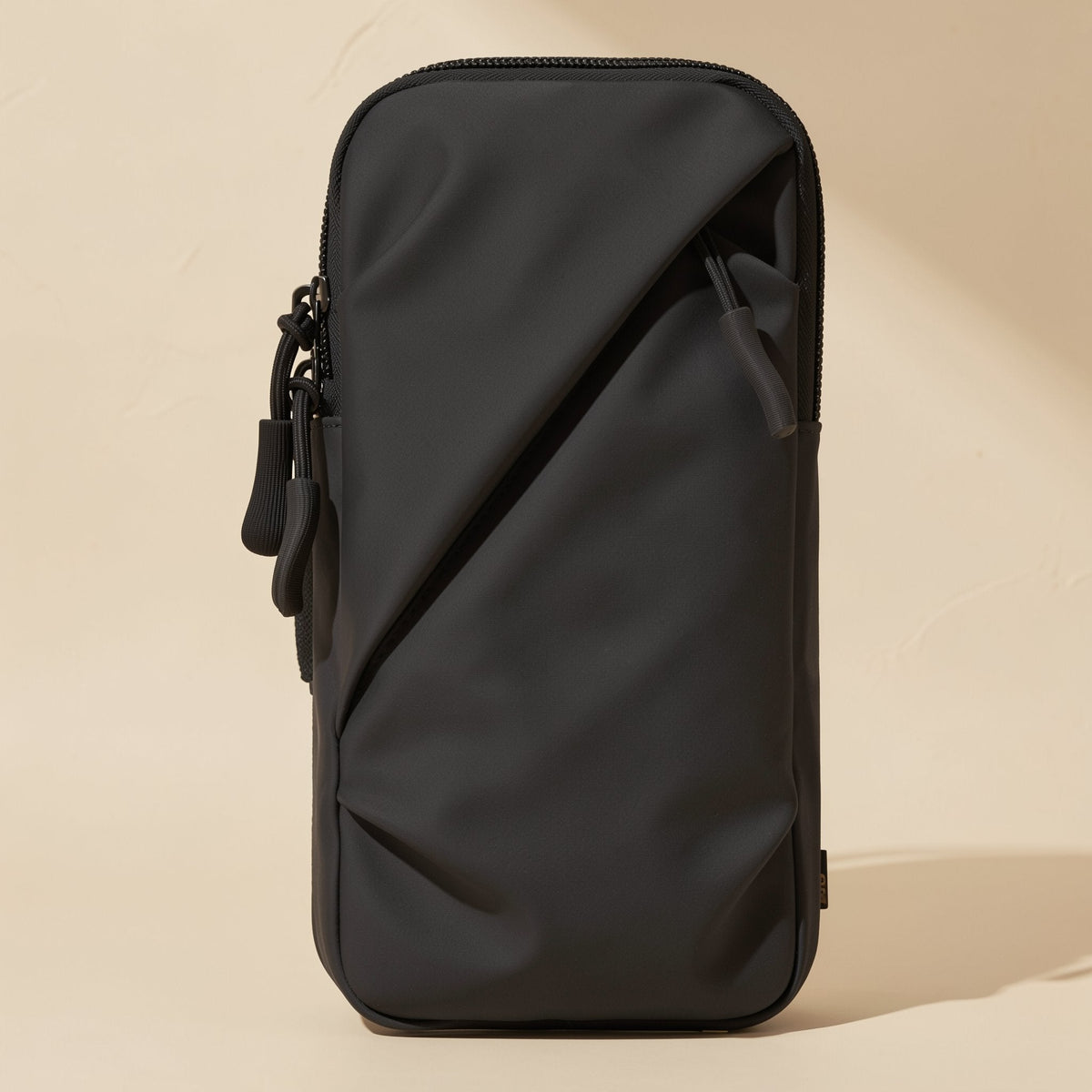 PU leather running phone arm bag with geometric pattern and polyester lining - view 5
