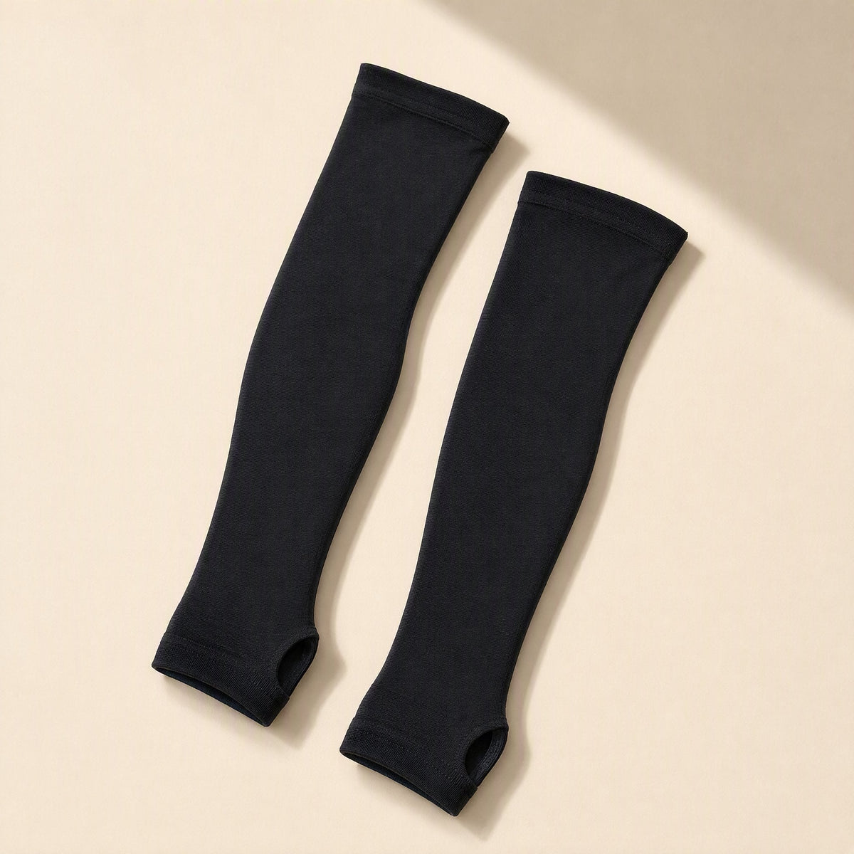 Nylon sun protection sleeves described for outdoor cycling - view 2