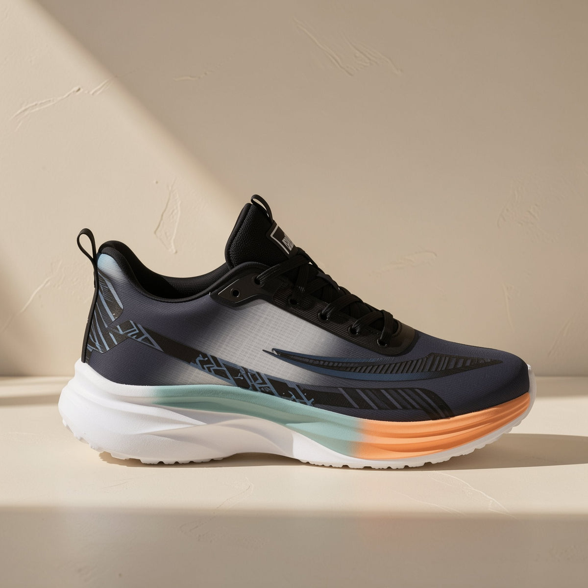 Men's low-top running shoes with a mesh upper, round toe, and flat heel