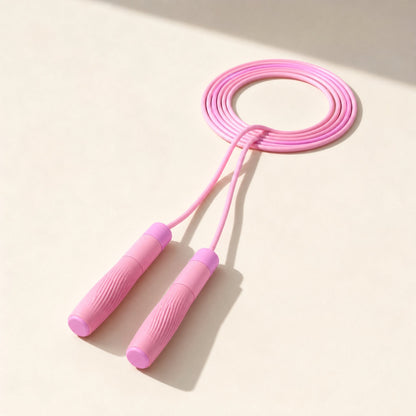 PVC bearing skipping rope with an adjustable 2.8 m rope and silicone handles