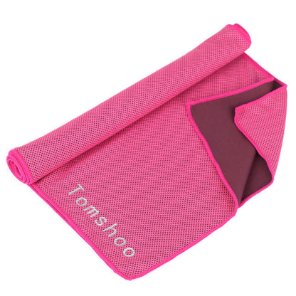 Compact Sports Towel with Heat Regulation