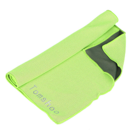 Compact Sports Towel with Heat Regulation