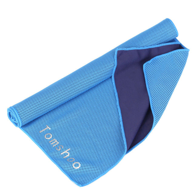 Compact Sports Towel with Heat Regulation