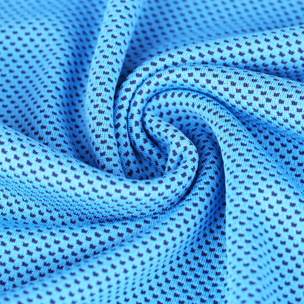 Compact Sports Towel with Heat Regulation
